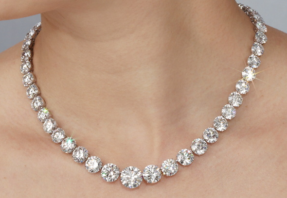 The Timeless Beauty of Dragon Hatch: Why Precious Stones Never Go Out of Fashion